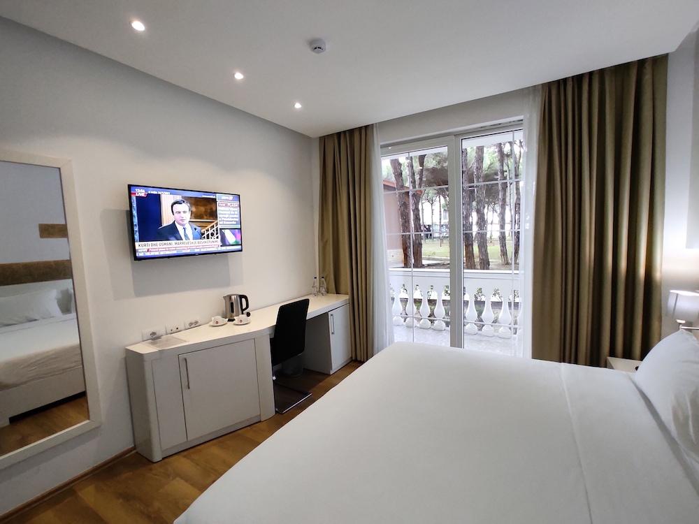Prestige Resort Durres Qerret Ngoại thất bức ảnh